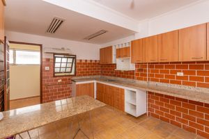 Image 36 - 880320