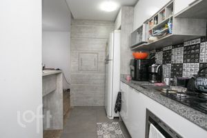 Image 9 - 880321