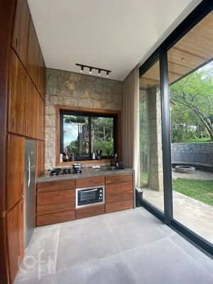 Image 25 - 880334