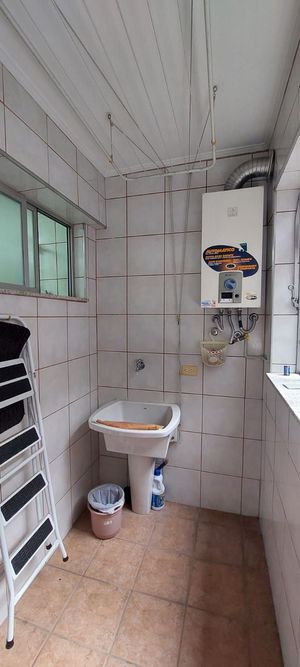 Image 9 - 880337