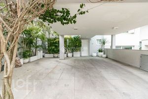 Image 64 - 880341