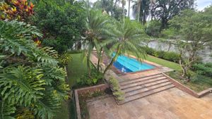 Image 13 - 880353