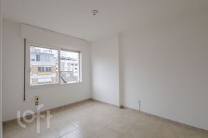 Image 11 - 880356