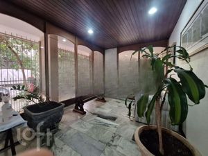 Image 26 - 880356