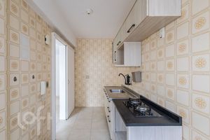 Image 17 - 880356