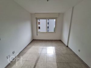 Image 8 - 880356