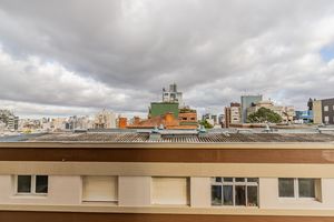 Image 4 - 880358
