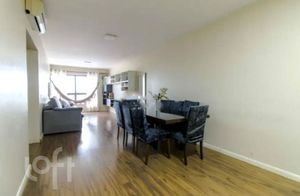 Image 4 - 880365