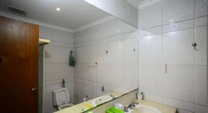 Image 8 - 880367