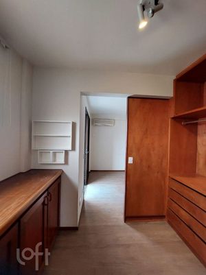 Image 31 - 880395