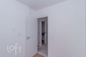 Image 11 - 880401