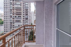 Image 6 - 880401