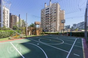 Image 12 - 880402