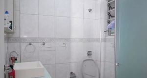 Image 7 - 880403