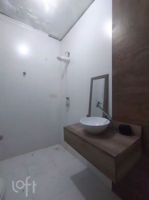 Image 3 - 880404