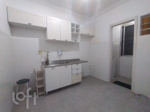 Image 9 - 880404