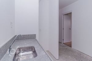 Image 18 - 880406
