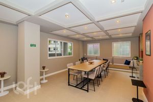 Image 36 - 880408