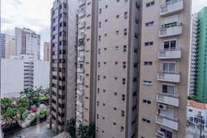 Image 5 - 880408