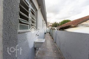 Image 17 - 880409