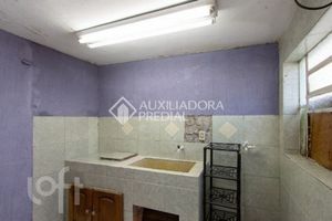 Image 19 - 880409