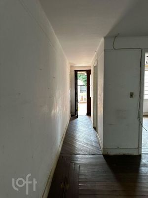 Image 4 - 880410