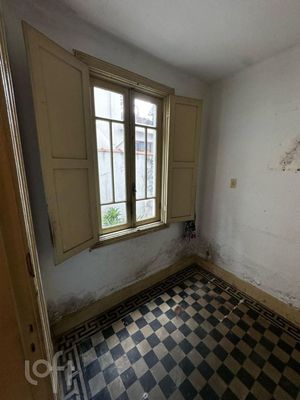 Image 12 - 880410