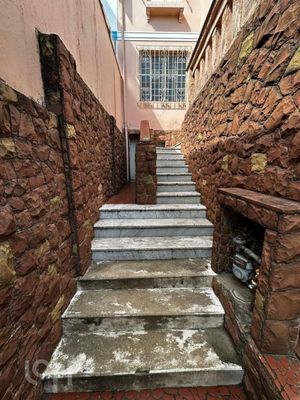 Image 18 - 880410