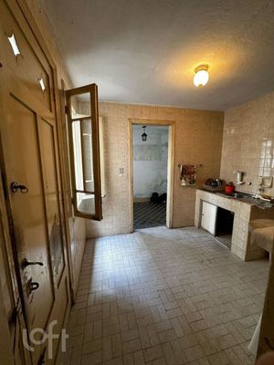 Image 5 - 880410