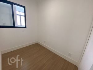 Image 10 - 880411