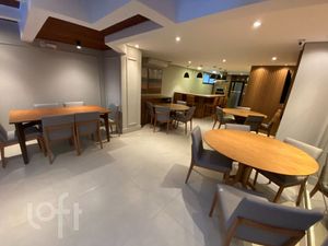Image 36 - 880411