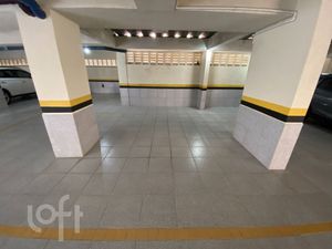 Image 31 - 880411