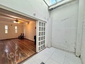 Image 11 - 880416
