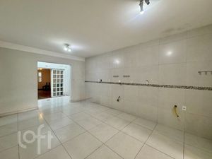 Image 21 - 880416