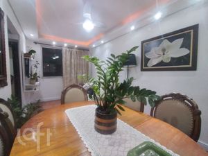 Image 6 - 880417