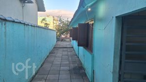 Image 21 - 880421