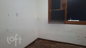 Image 7 - 880421