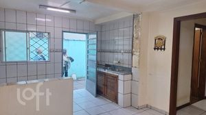 Image 11 - 880421