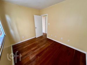 Image 8 - 880423