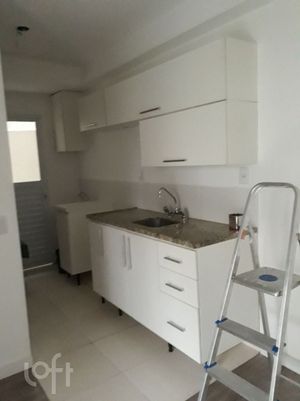 Image 11 - 880425
