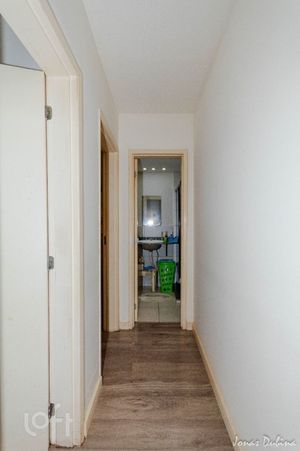 Image 6 - 880425