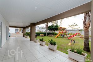 Image 14 - 880425