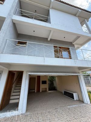 Image 14 - 880427