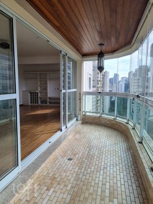 Image 5 - 880430
