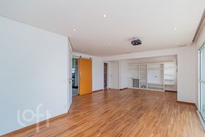 Image 60 - 880430