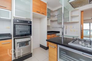Image 36 - 880430