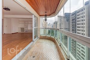 Image 6 - 880430