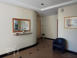 Image 17 - 880432