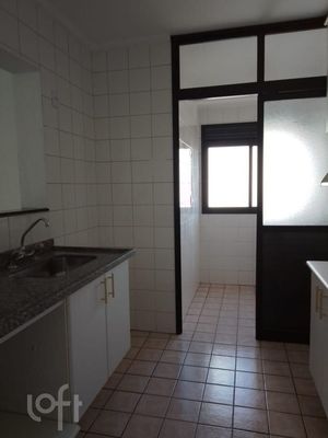 Image 7 - 880432