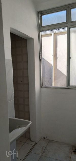 Image 16 - 880433